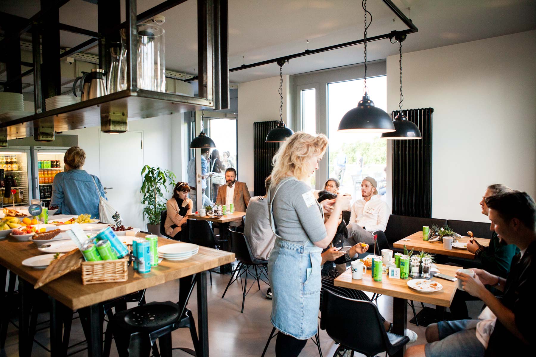 creative mornings köln vortrag frühstück grandceantrix Michaela Berghaus Veronica Garcia unterhaltung gespräch küche essen jörn strojny
