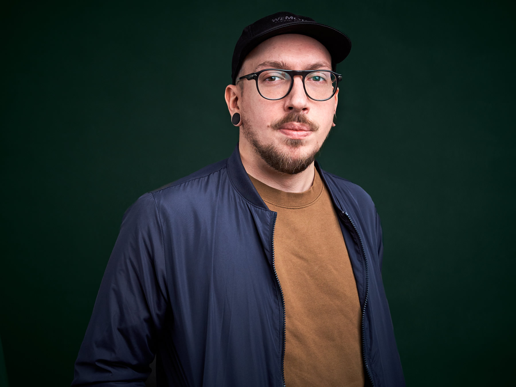 pascal mager grafikdesigner koeln mann brille joern strojny
