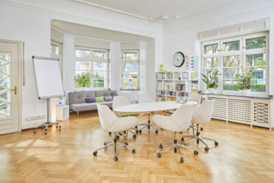 Professionelles Coaching-Portrait mit natürlichem Licht, Düsseldorf – Jörn Strojny
