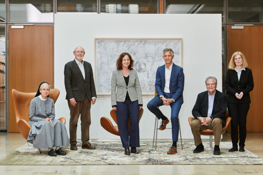 Professionelles Gruppenbild der Geschäftleitung für die Website einer Bankfiliale